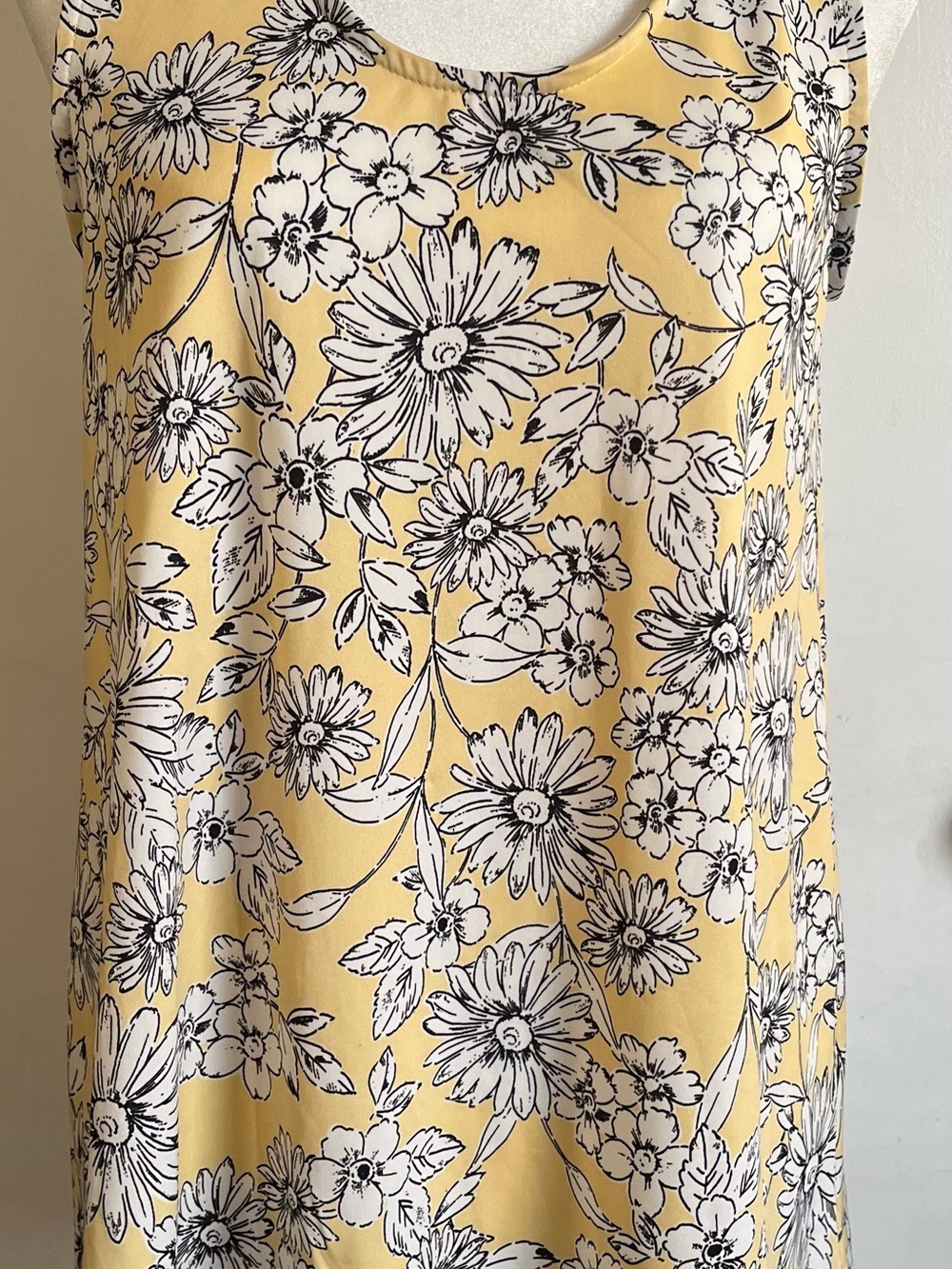 Agnes & Dora Yellow Floral Scoop Neck Tank